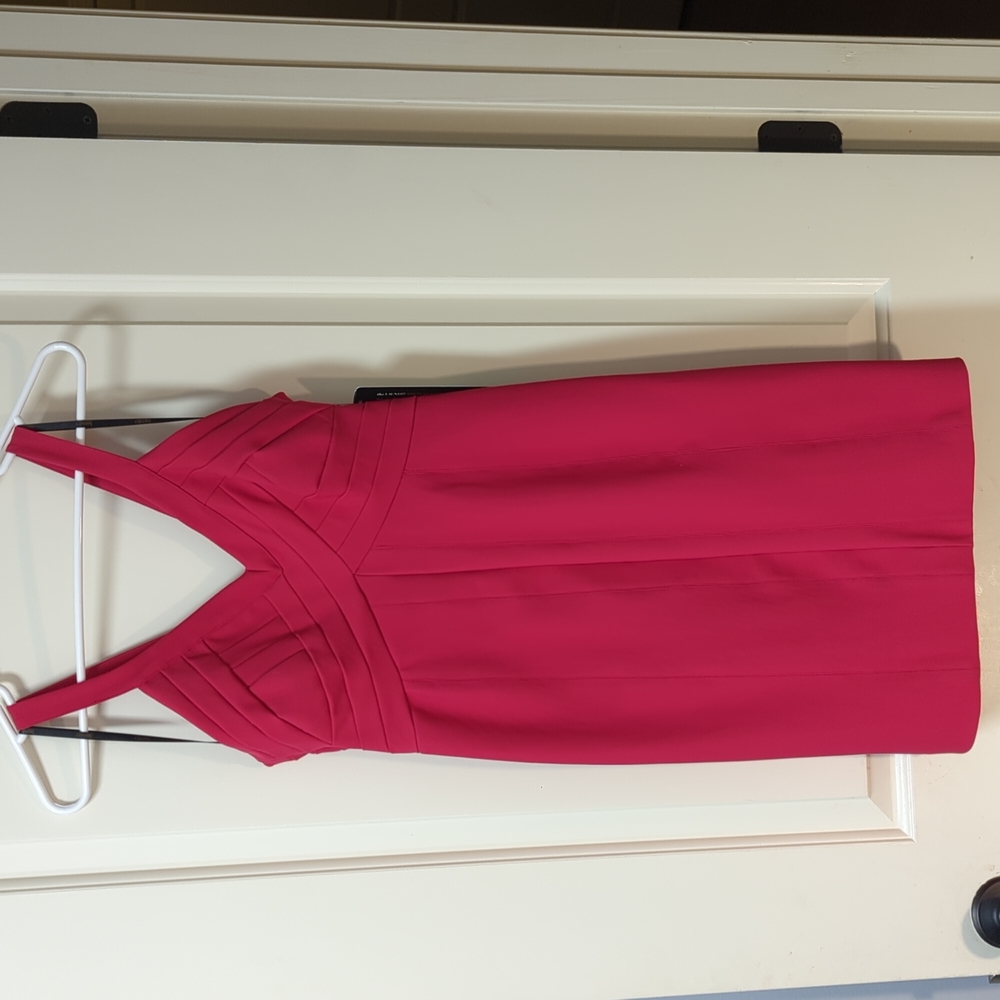 NWT Laundry couture contour dress Sz 6β